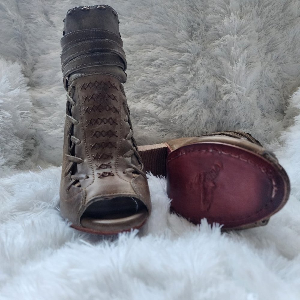 Freebird by Steven Eagle distressed leather